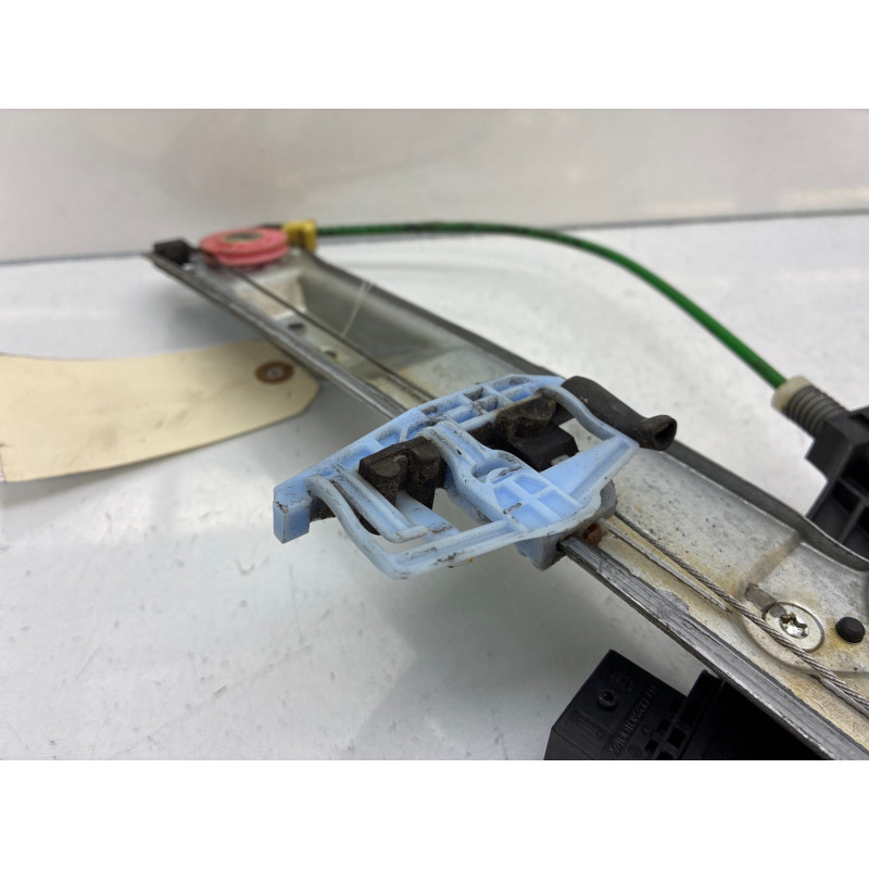 Leve vitre electrique avant droit OPEL CORSA D Photo n°4