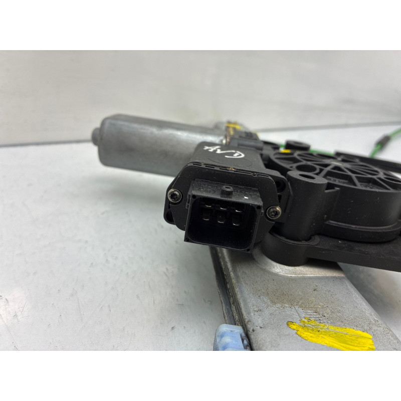 Leve vitre electrique avant droit OPEL CORSA D Photo n°7