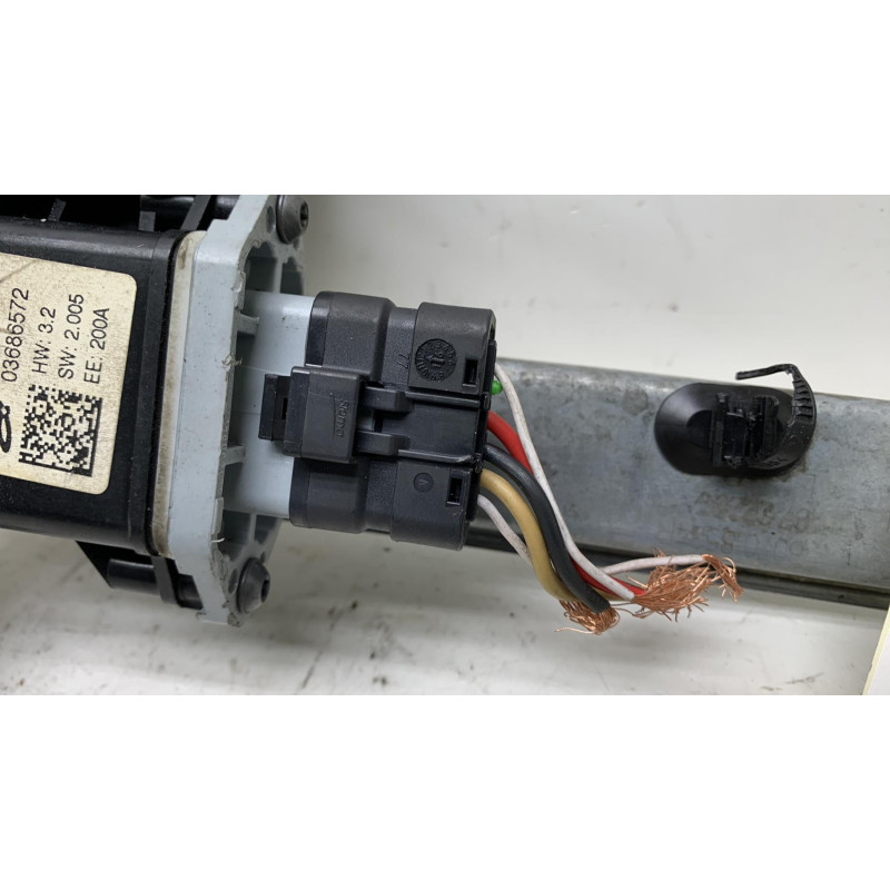 Leve vitre electrique avant gauche RENAULT CLIO 4 Photo n°3