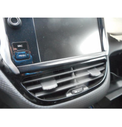 Ecran GPS PEUGEOT 208 1