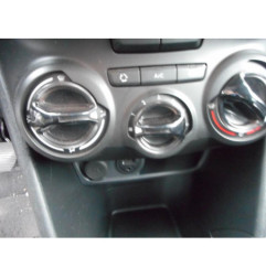 Ecran GPS PEUGEOT 208 1