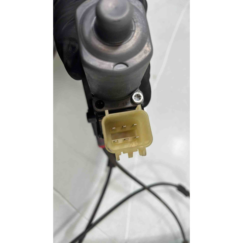 Leve vitre electrique avant gauche FORD FIESTA 6 Photo n°3