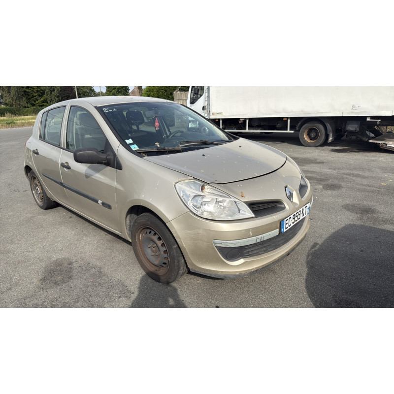 Eclairage de plaque RENAULT CLIO 3 Photo n°5