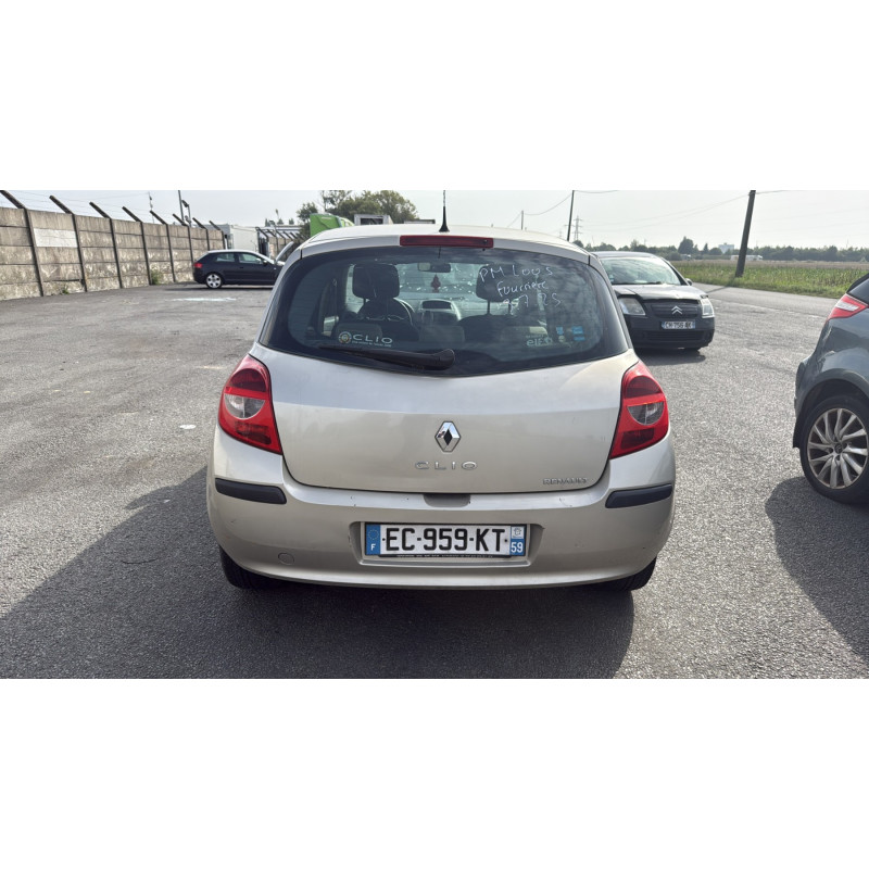 Eclairage de plaque RENAULT CLIO 3 Photo n°8