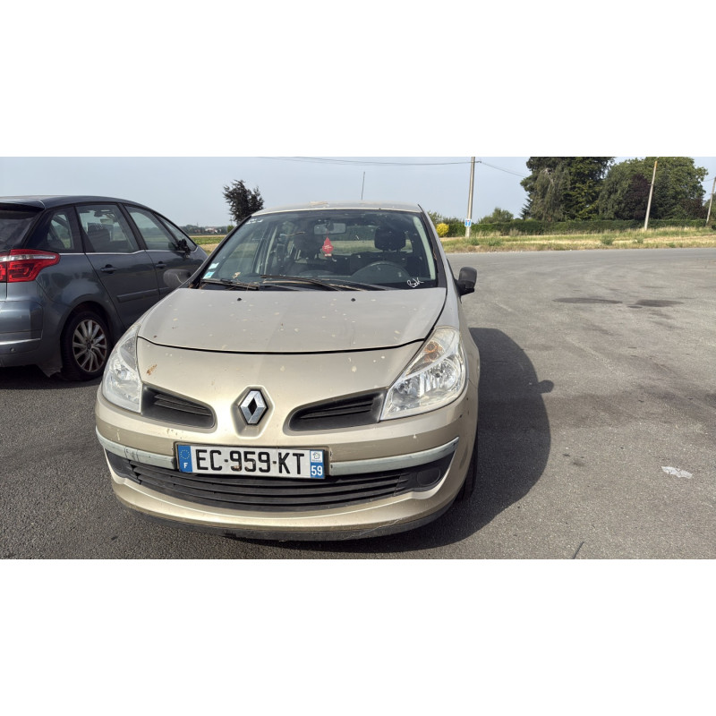 Eclairage de plaque RENAULT CLIO 3 Photo n°11