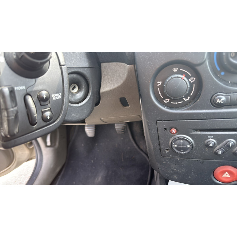 Eclairage de plaque RENAULT CLIO 3 Photo n°20