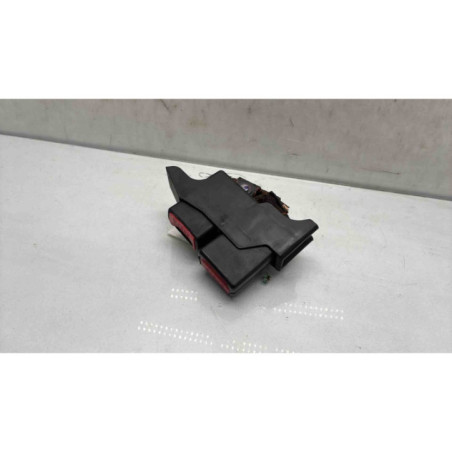 Attache ceinture arriere droit RENAULT CLIO 3 Photo n°1