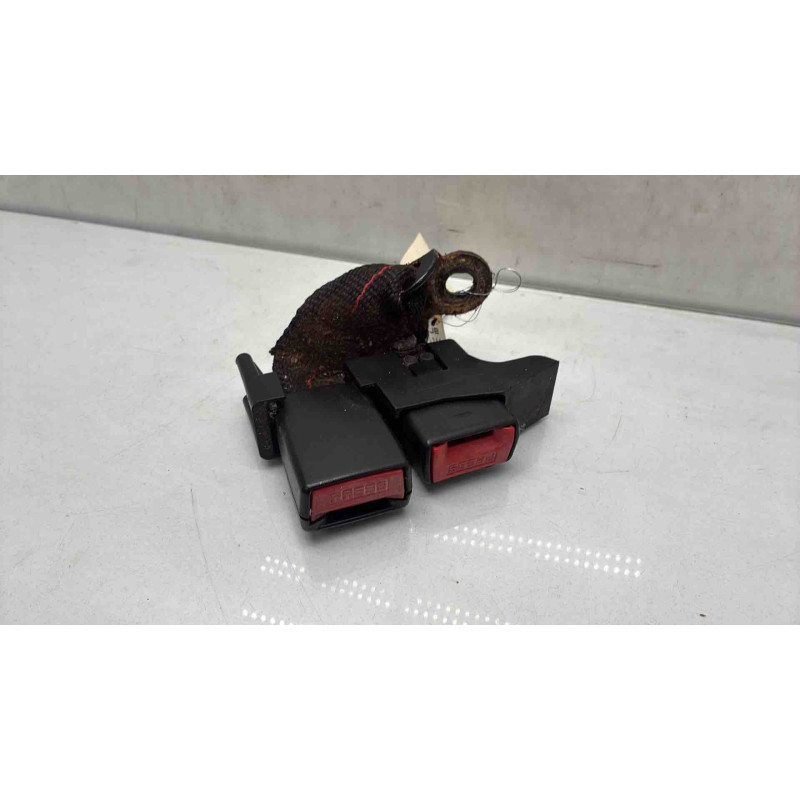 Attache ceinture arriere droit RENAULT CLIO 3 Photo n°2