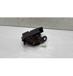Attache ceinture arriere droit RENAULT CLIO 3
