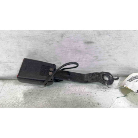 Attache ceinture avant gauche RENAULT CLIO 3
