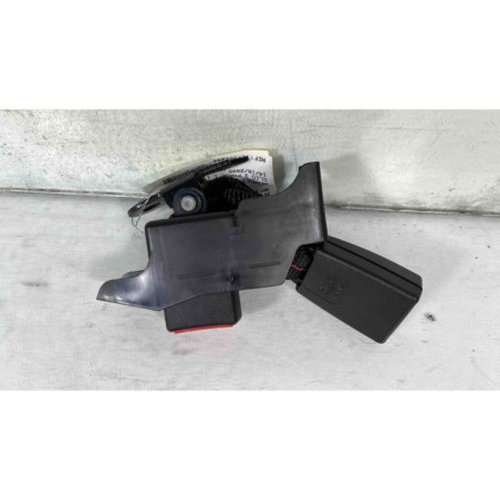 Attache ceinture arriere droit RENAULT CLIO 3