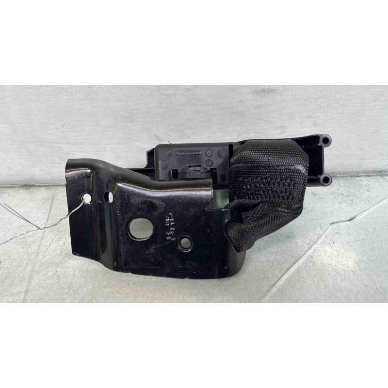 Attache ceinture arriere gauche RENAULT CLIO 3 Photo n°3