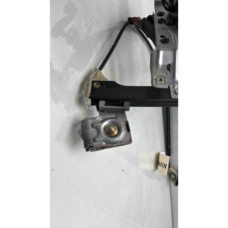 Leve vitre mecanique avant droit VOLKSWAGEN POLO 3 Photo n°4
