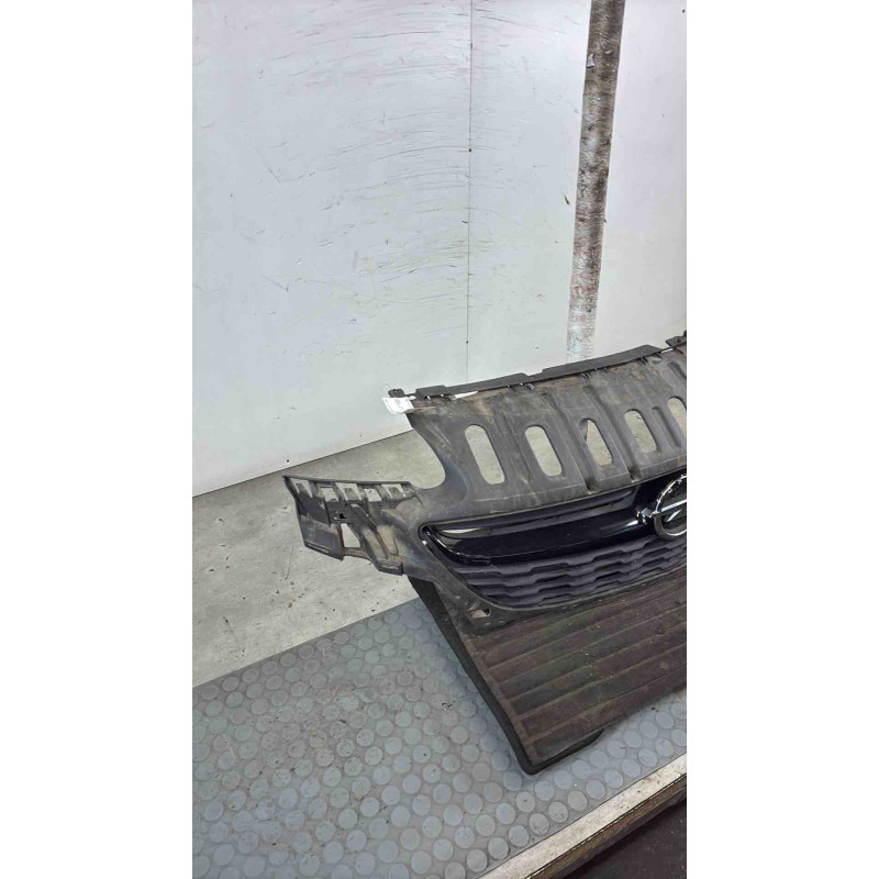 Grille de pare choc OPEL CORSA E Photo n°1