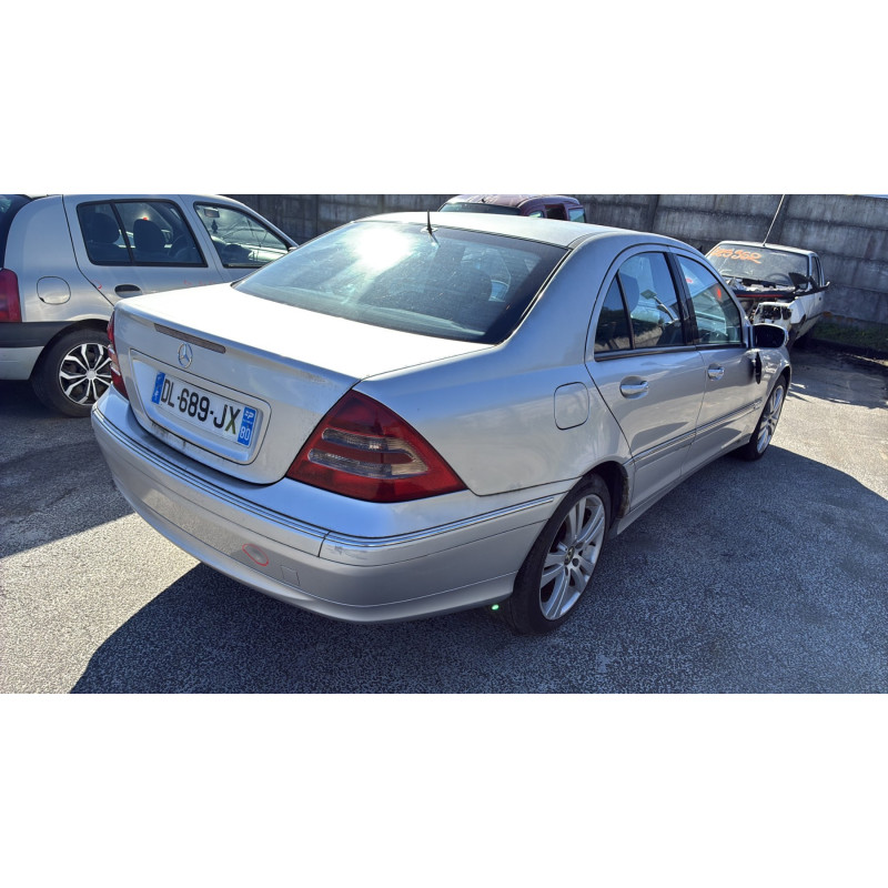 Capot MERCEDES CLASSE C 203 Photo n°9