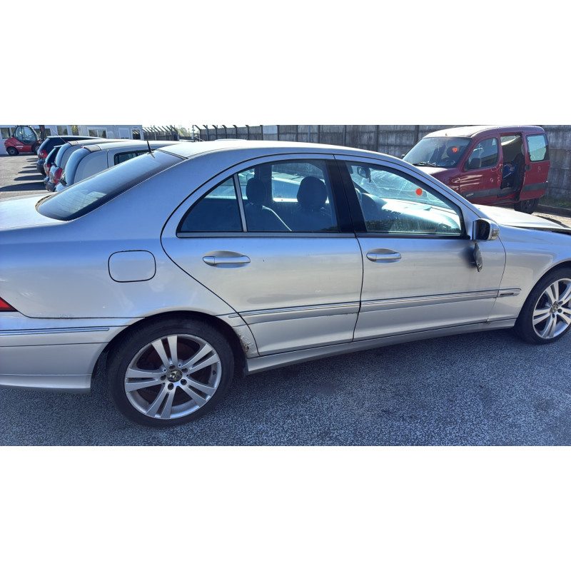 Capot MERCEDES CLASSE C 203 Photo n°12