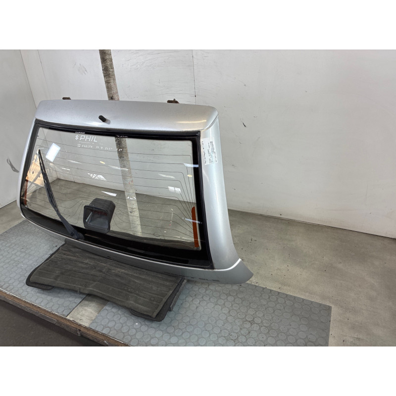 Malle/Hayon arriere SUZUKI SWIFT 2 Photo n°2