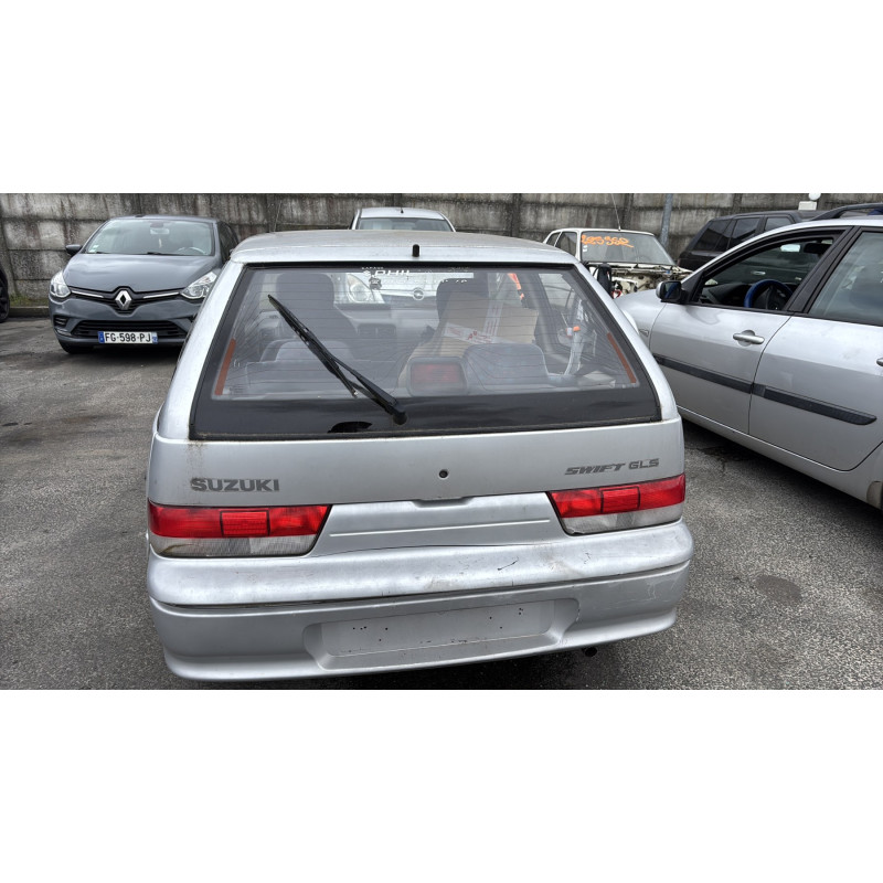 Malle/Hayon arriere SUZUKI SWIFT 2 Photo n°9