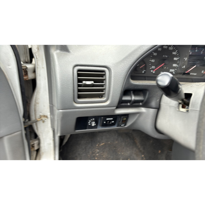 Malle/Hayon arriere SUZUKI SWIFT 2 Photo n°19