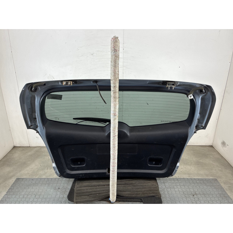 Malle/Hayon arriere TOYOTA COROLLA VERSO 2 Photo n°4