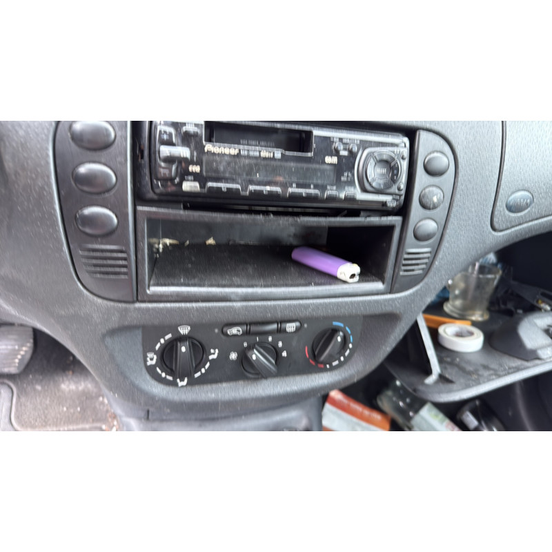 Aile avant droit CITROEN C2 Photo n°19
