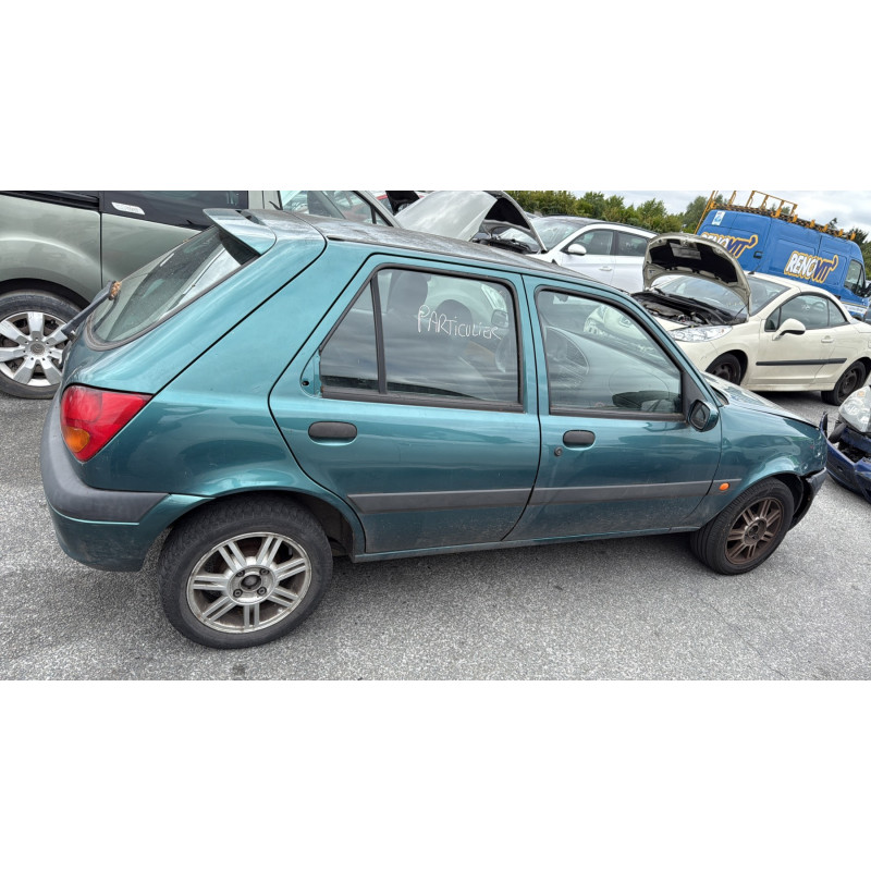 Pare choc arriere FORD FIESTA 4 Photo n°12