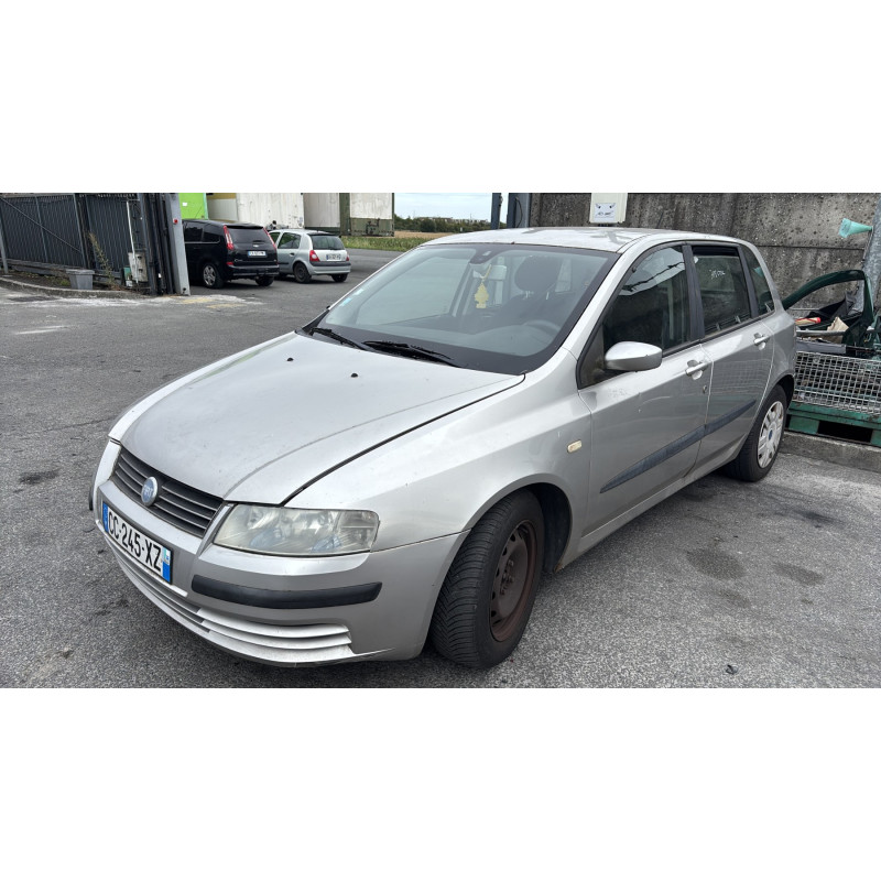 Pare choc avant FIAT STILO Photo n°6