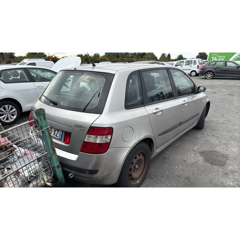 Pare choc avant FIAT STILO Photo n°7