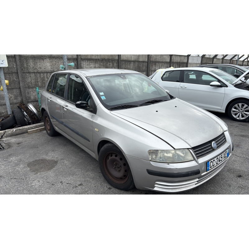 Pare choc avant FIAT STILO Photo n°9