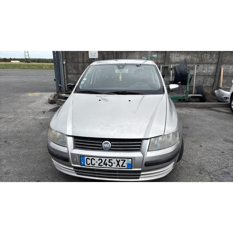 Pare choc avant FIAT STILO Photo n°10