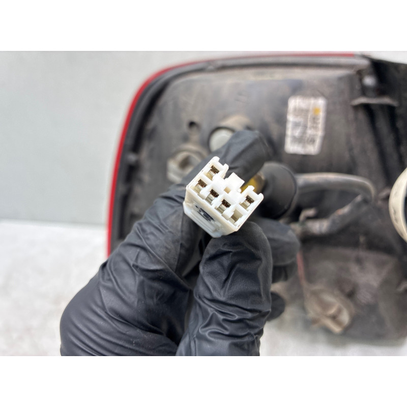 Feu arriere principal droit (feux) HYUNDAI ACCENT 2 Photo n°1