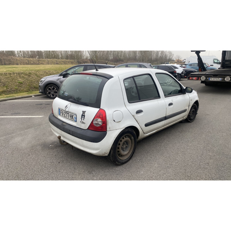 Pare choc arriere RENAULT CLIO 2 Photo n°8