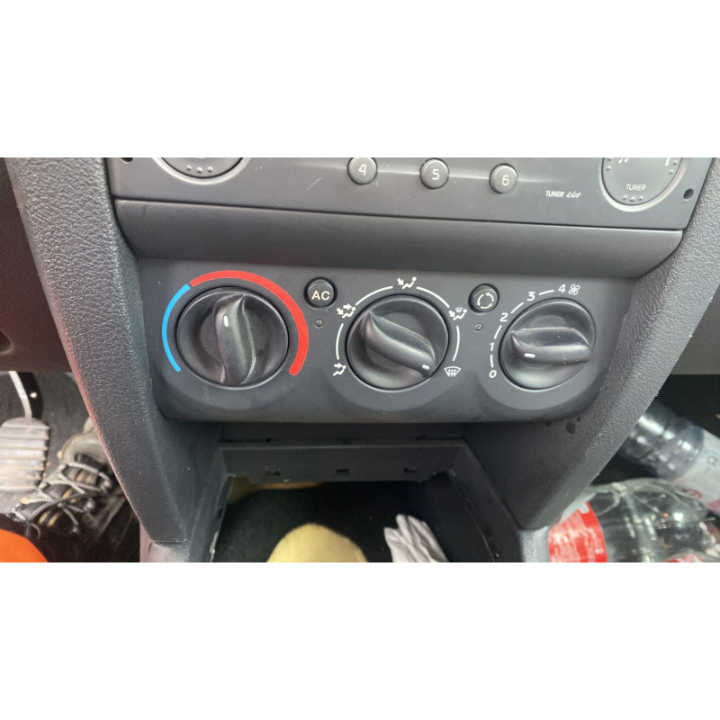 Pare choc arriere RENAULT CLIO 2 Photo n°13