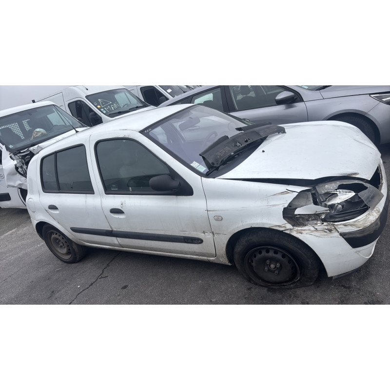 Pare choc arriere RENAULT CLIO 2 Photo n°17
