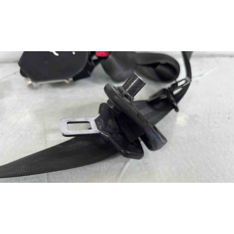 Pretensionneur de ceinture avant gauche RENAULT CLIO 4 Photo n°4