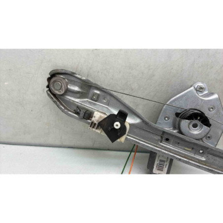Leve vitre electrique arriere gauche RENAULT CLIO 3 Photo n°1