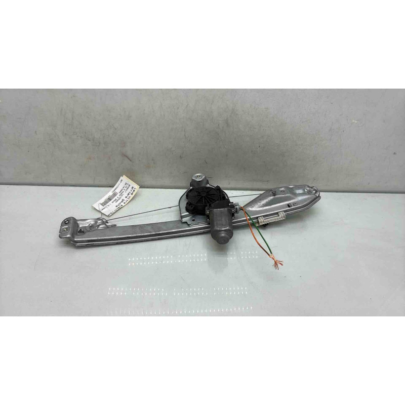 Leve vitre electrique arriere gauche RENAULT CLIO 3 Photo n°4