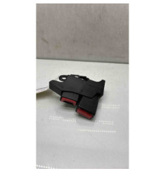 Attache ceinture arriere droit RENAULT CLIO 3 Photo n°1