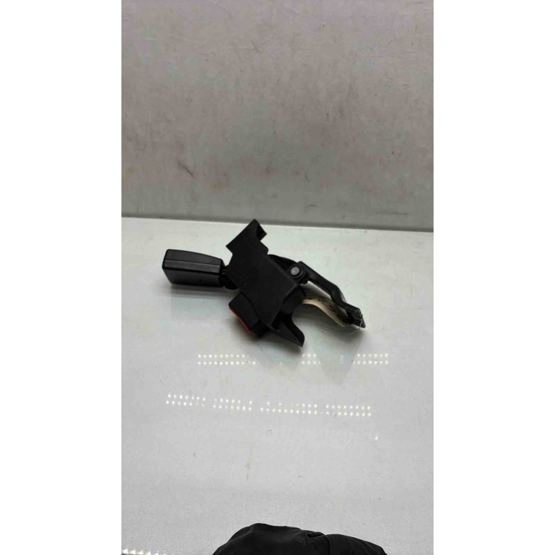Attache ceinture arriere gauche RENAULT CLIO 3 Photo n°1