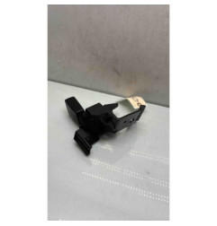 Attache ceinture arriere gauche RENAULT CLIO 3