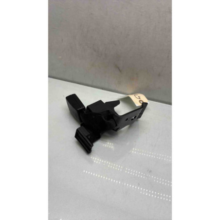 Attache ceinture arriere gauche RENAULT CLIO 3