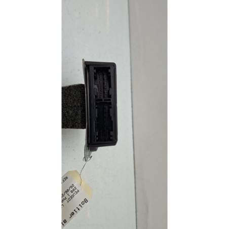 Boitier air bag PEUGEOT 208 1