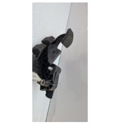 Pedale d'embrayage PEUGEOT 208 1