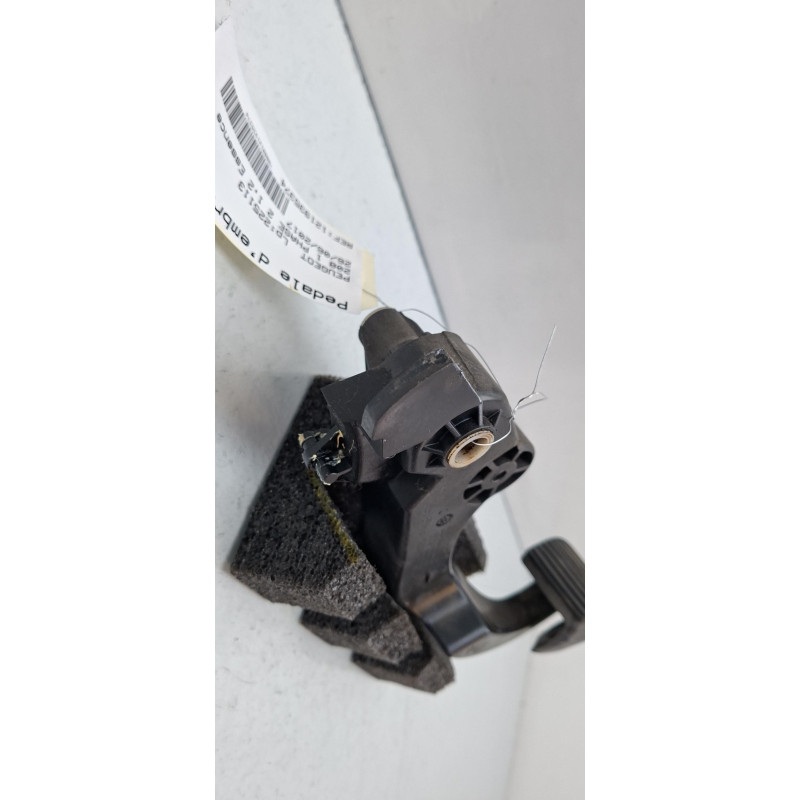 Pedale d'embrayage PEUGEOT 208 1 Photo n°4