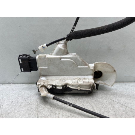 Serrure avant gauche PEUGEOT 3008 1
