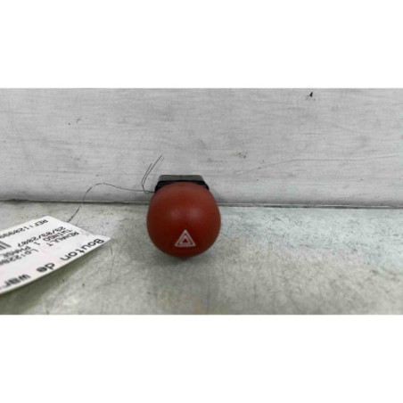 Bouton de warning RENAULT TWINGO 1 Photo n°1