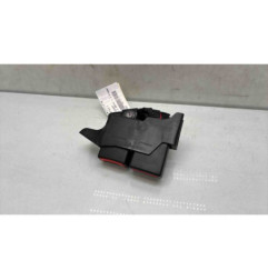 Attache ceinture arriere droit RENAULT CLIO 3