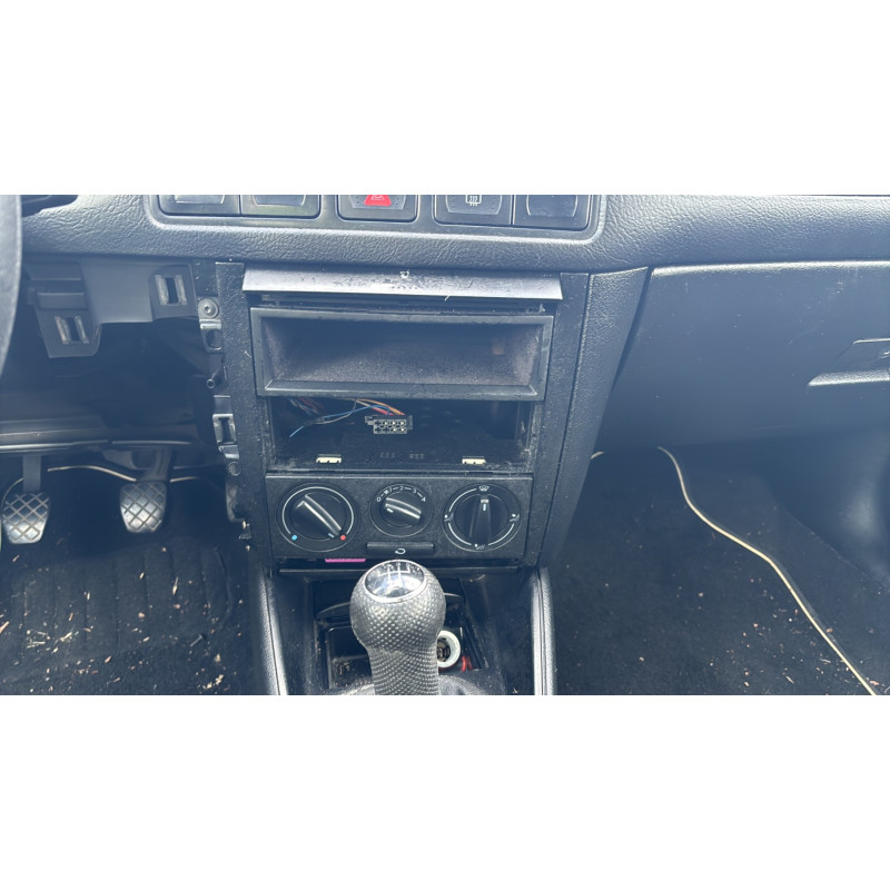 Interrupteur de leve vitre avant gauche VOLKSWAGEN GOLF 4 Photo n°16