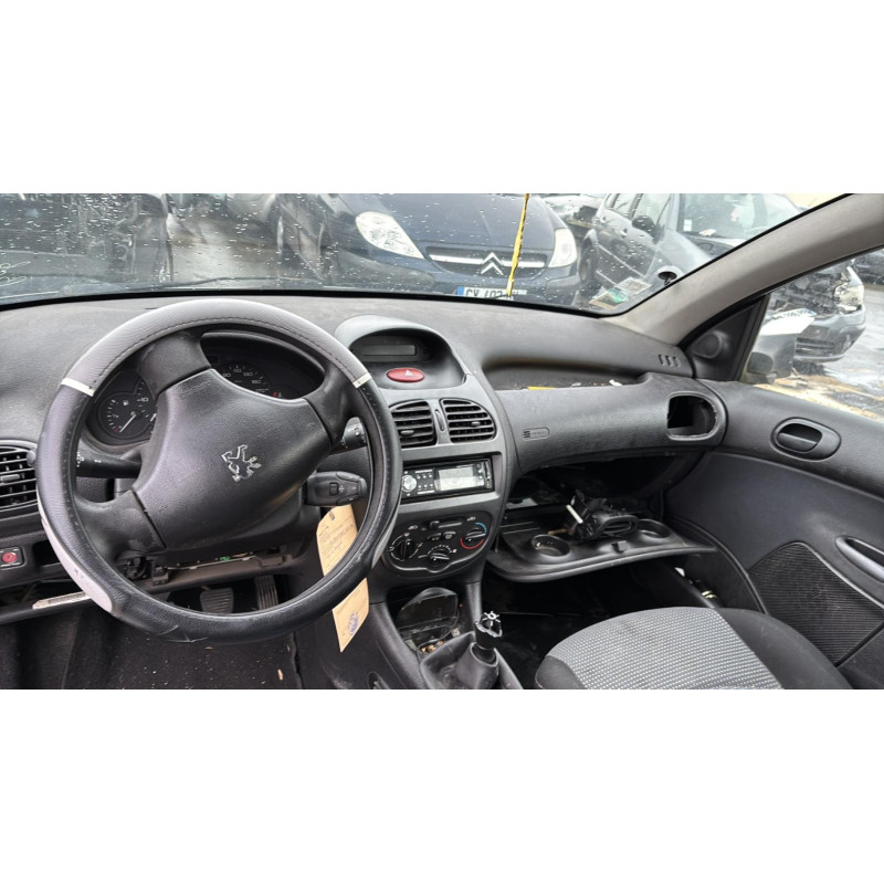 Verin de coffre PEUGEOT 206 Photo n°7