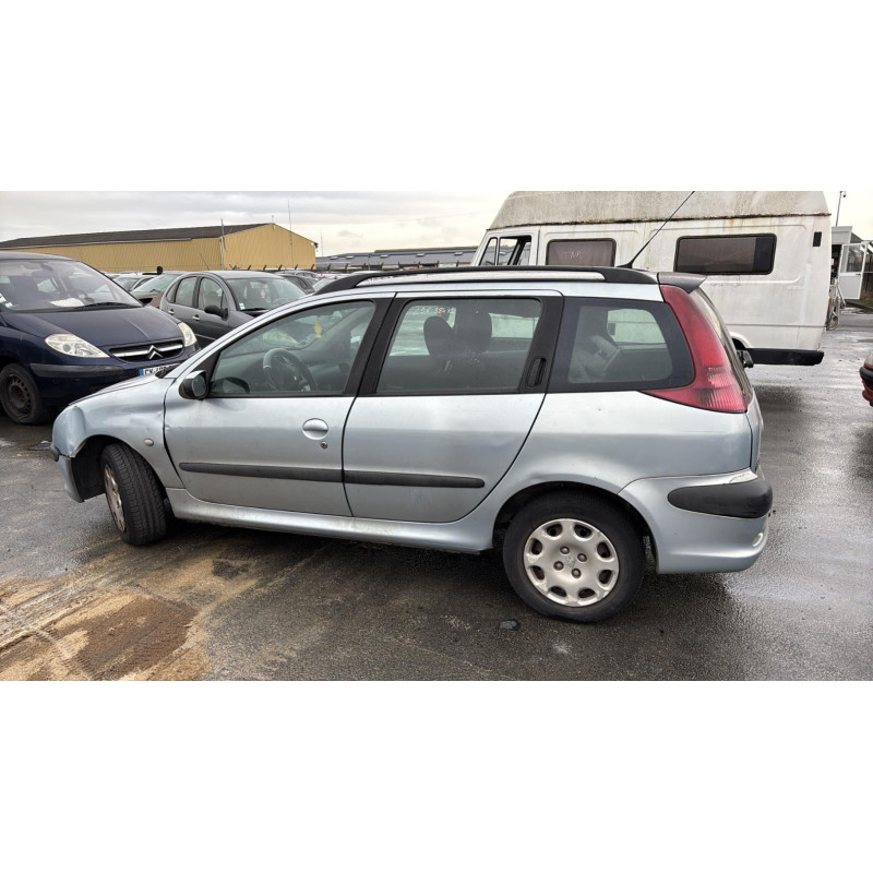Verin de coffre PEUGEOT 206 Photo n°8